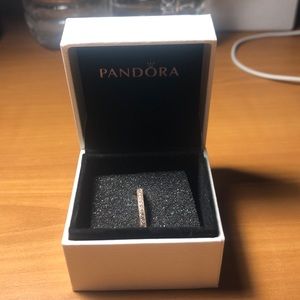 -Rose gold Hearts of Pandora ring